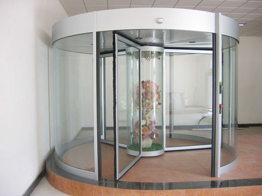 China Commercial Three wing automatic revolving door 150KG with central showcase supplier