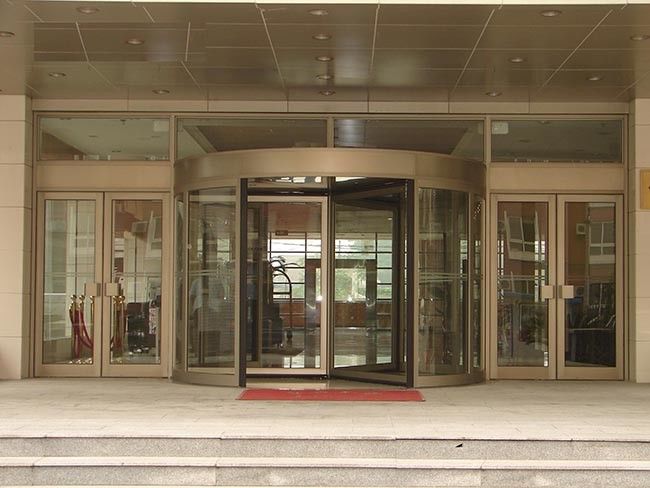 Standard And Custom Sizes Automatic Revolving Door With Stainless Steel Finish